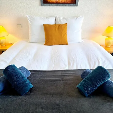 Vue Sur Port De Et Place De Parking La Rochelle (Charente-Maritime)