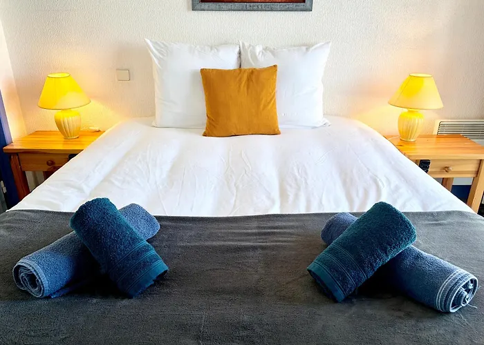 Vue Sur Port De Et Place De Parking La Rochelle (Charente-Maritime)