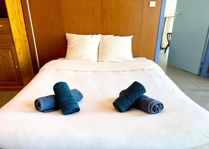 Vue Sur Port De Et Place De Parking *